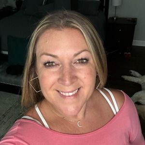 Meet your Posher, Dana